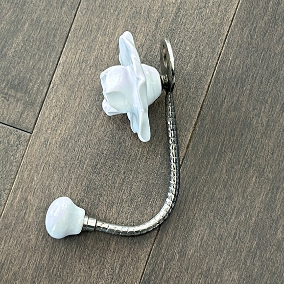 ANTHROPOLOGIE White Rose Ceramic Wall Hook, Silver Metal Twist, Home Decor - Picture 3 of 6